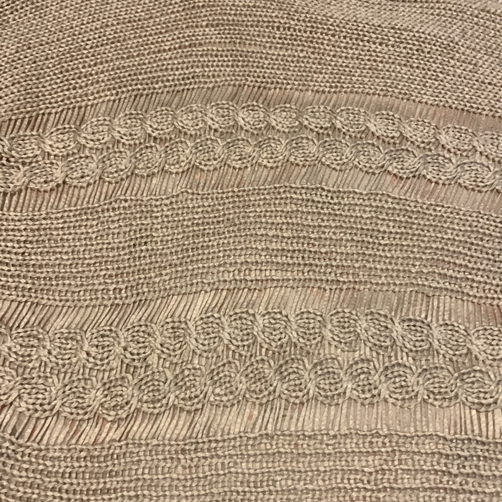 Berksha cream top. Large. 2 mediums. - Picture 2 of 6